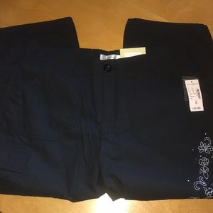 Dressbarn Woman Women’s Size 8 NWT Black Embellished Floral Crop Capri Pants